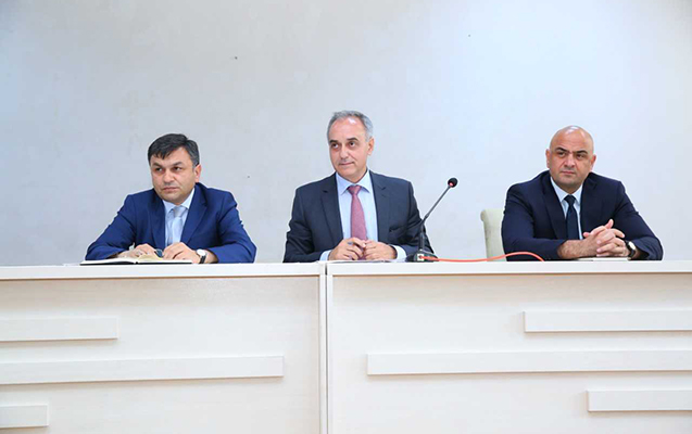 yeni-basci-sakinlerle-gorusdu